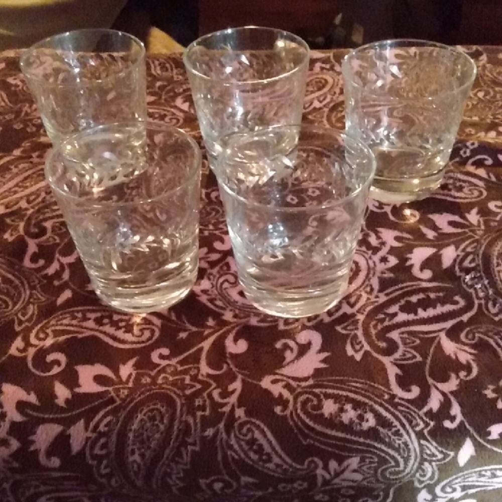 Set of Clear Glass Whisky Tumblers